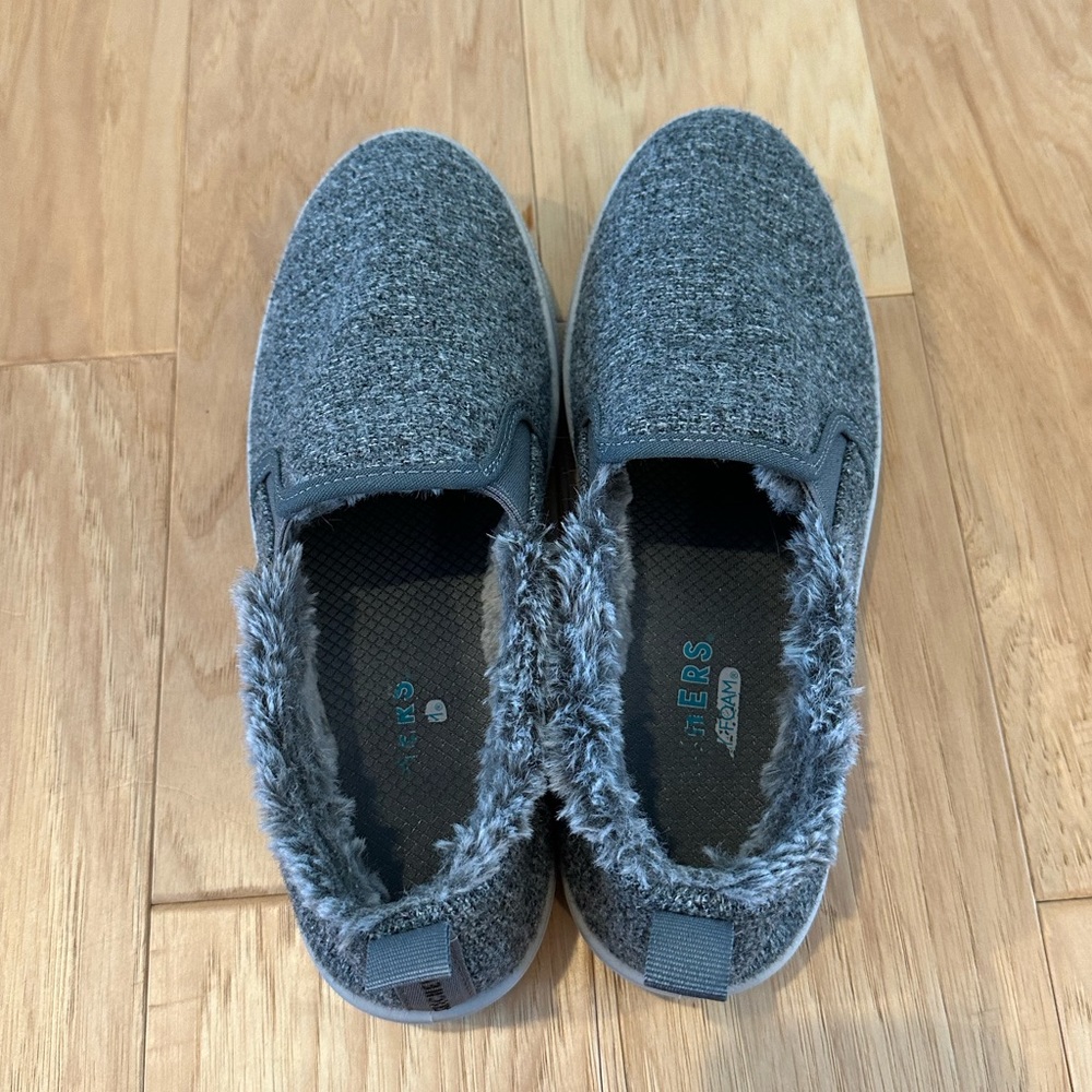 Sketchers Memory Foam slip-on shoes with faux-fur; women’s size 9; gray. Used. - Picture 4 of 5